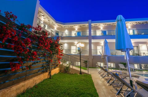 Property building, Garden, Garden view, Pool view