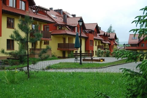 Facade/entrance, Balcony/Terrace, Garden view