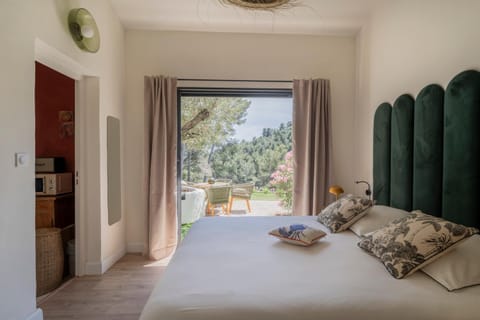 View (from property/room), Photo of the whole room, Bedroom, Garden view