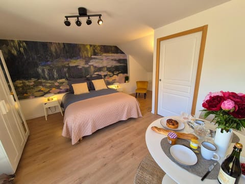 Dining area, Bedroom