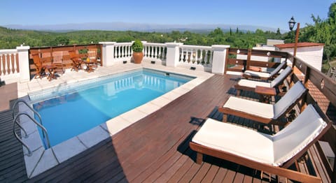 Balcony/Terrace, Mountain view, Swimming pool