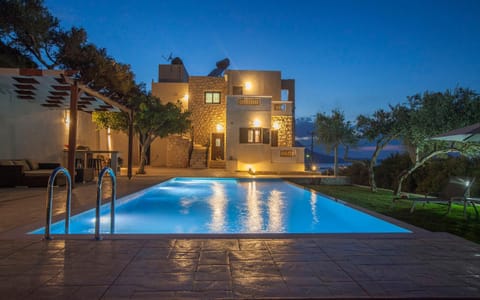 Night, BBQ facilities, Garden, Swimming pool