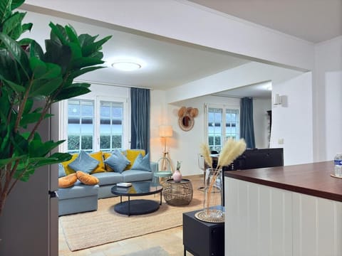 Beautiful house with garden, game, gym, terrace&parking Apartment in Strassen