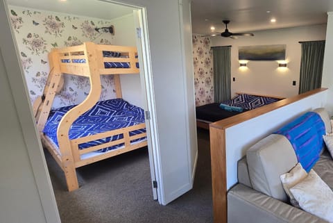 Bed, Bedroom, bunk bed