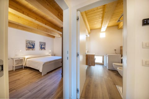 Bathroom, Photo of the whole room