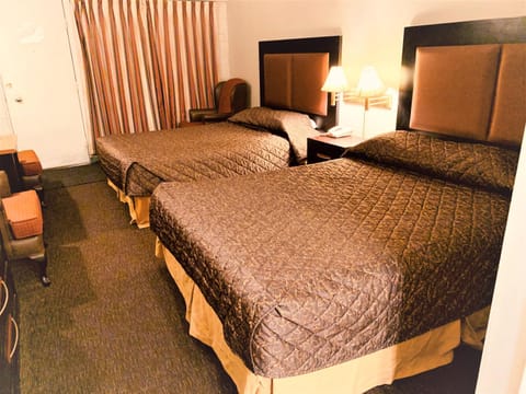 Red Carpet Inn & Suites Motel in Calgary