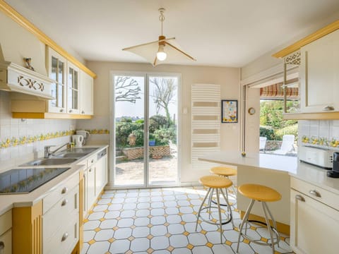 Plouharnel : Maison 7 pièces, 10 pers, Wifi, Animaux admis - FR-1-477-260 Villa in Carnac