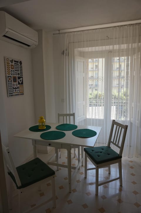 Dining area, Communal kitchen