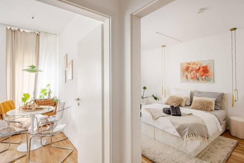 "LIVING" in Hochheim - Cosy Green, Tiefgarage Apartment in Wiesbaden