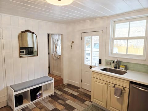 Historic 4 bedroom Victorian Home in Downtown Georgetown House in Georgetown