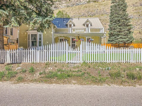Historic 4 bedroom Victorian Home in Downtown Georgetown House in Georgetown