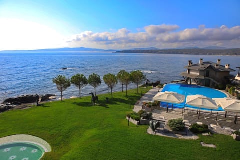 Pool view, Sea view