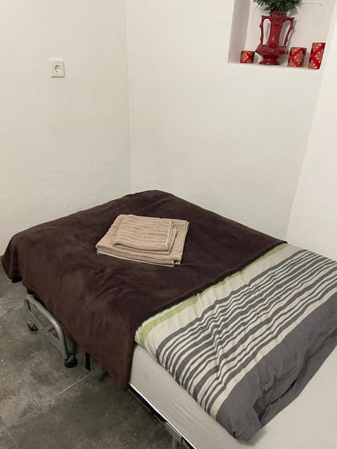 Pension-Einfach Übernacht in Rüdesheim am Rhein Vacation rental in Oestrich-Winkel