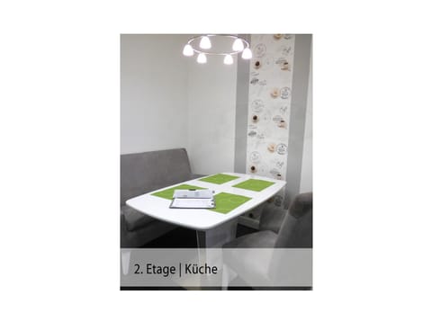 Kitchen or kitchenette, Seating area, Dining area