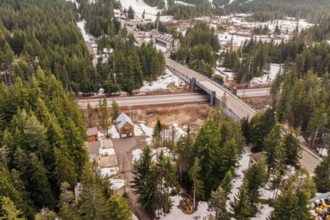 Alltitude Chalet House in Government Camp