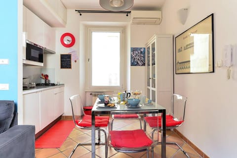 Kitchen or kitchenette, Dining area, Italian breakfast