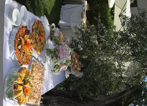 Garden, Food and drinks