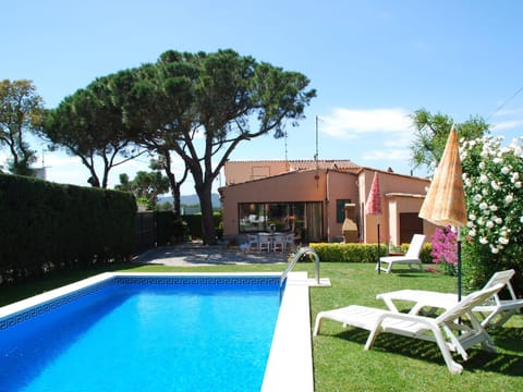 Beautiful Holiday Home in Esclanya with Swimming Pool House in Palafrugell