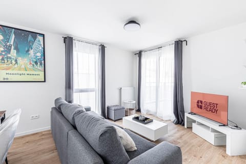 Communal lounge/ TV room, Living room, Seating area