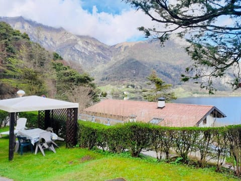 Nearby landmark, Spring, Day, Natural landscape, Garden, Garden view, Lake view, Mountain view
