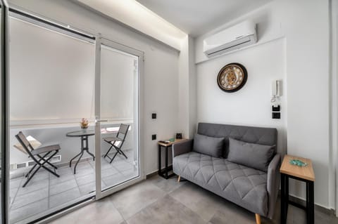 Living room, Dining area, air conditioner