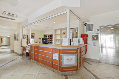 Lobby or reception, air conditioner