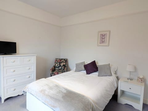 Bed, TV and multimedia