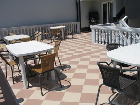 Patio, Balcony/Terrace, Seating area