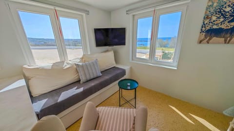 TV and multimedia, Living room, Seating area, Sea view