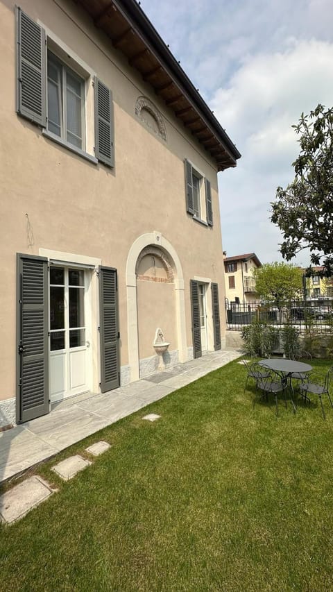 Property building, Garden view