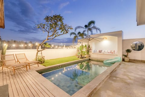 Night, Natural landscape, Garden, Garden view, Pool view, Swimming pool, Swimming pool, sunbed