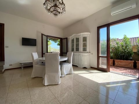 TV and multimedia, Balcony/Terrace, Living room, Seating area