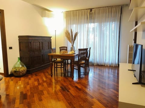 TV and multimedia, Living room, Dining area