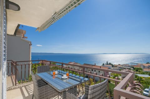 Day, Natural landscape, View (from property/room), Balcony/Terrace, Dining area, Sea view