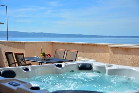 Day, Natural landscape, Hot Tub, View (from property/room), Balcony/Terrace, Sea view