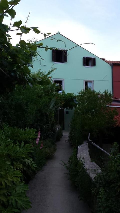 Apartment Mirjana Condo in Nerezine