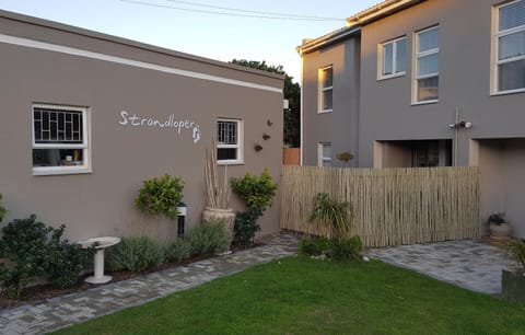 Strandloper Apartments Copropriété in Western Cape