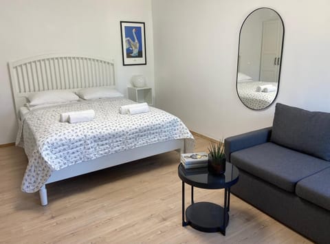 Bed, Photo of the whole room