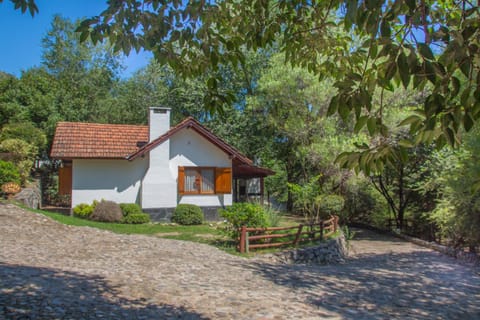 Graz Hauser Cabañas Lodge nature in Villa General Belgrano