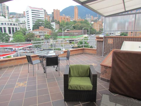 Calle 10 Suites Condo in Medellin