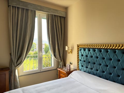 Bed, View (from property/room), Photo of the whole room, Bedroom