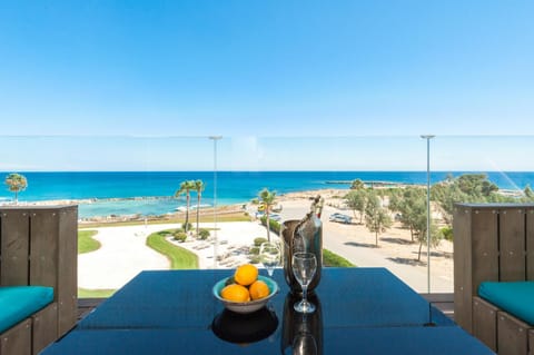 Balcony/Terrace, Seating area, Beach, Sea view