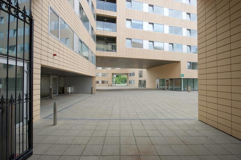 Property building, Facade/entrance, Day