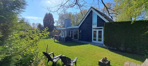 Vakantiehuis met sauna, omheinde tuin & nabij strand VP087 House in Bruinisse