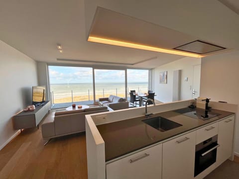 Natural landscape, Kitchen or kitchenette, Dining area, stove