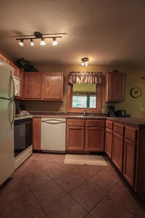 Hawks Peak - by The Chalets House in Logan