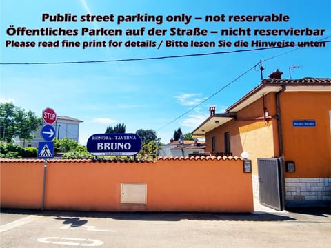 Property building, Facade/entrance, Day, Property logo or sign, Street view, Location, Parking