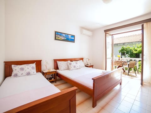 Rooms Garden Bed and Breakfast in Budva Municipality