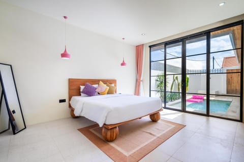 Bedroom, Pool view