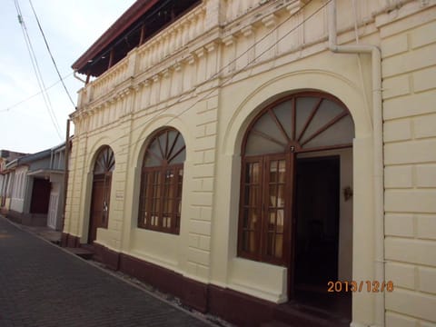 Facade/entrance